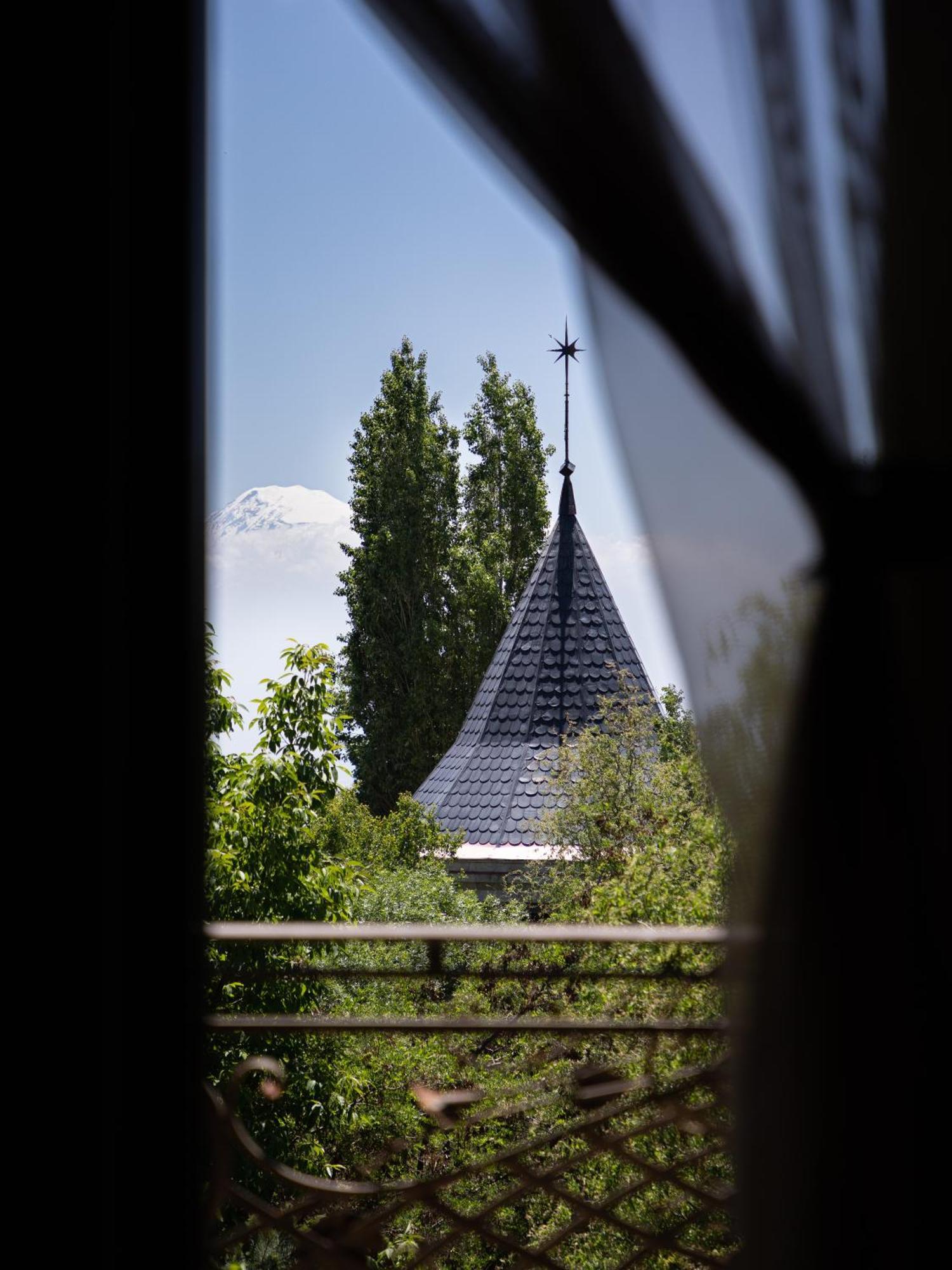 Ma Byurakan Esterno foto